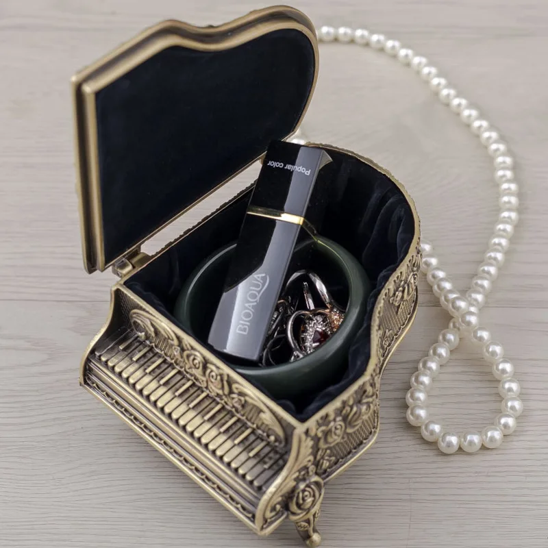 

New Piano Jew Box European Creative Rose Flower High-end Luxury Jew box Metal Desktop Pill storage
