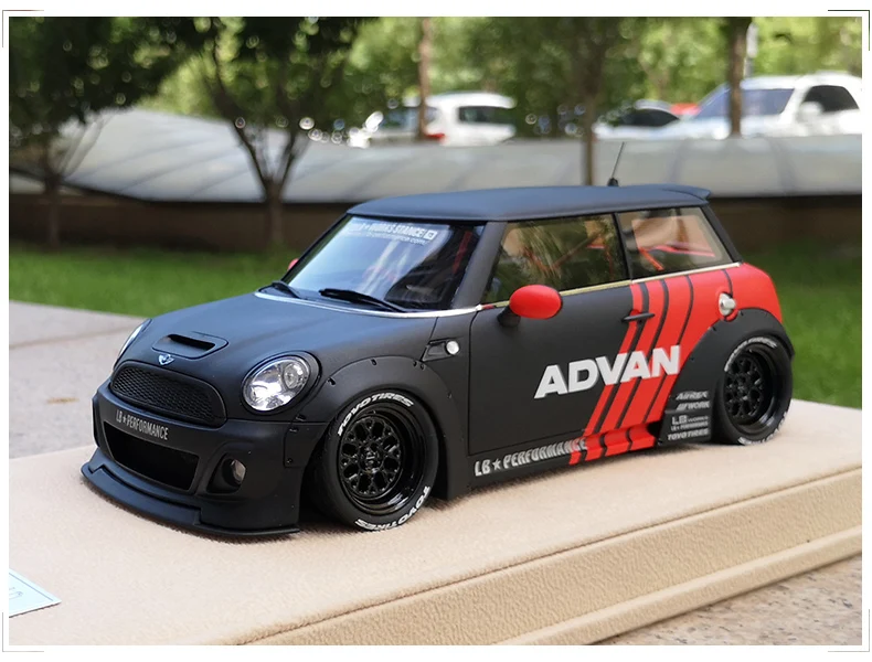 LB 1/18 BMW MINI Coupe LB| |