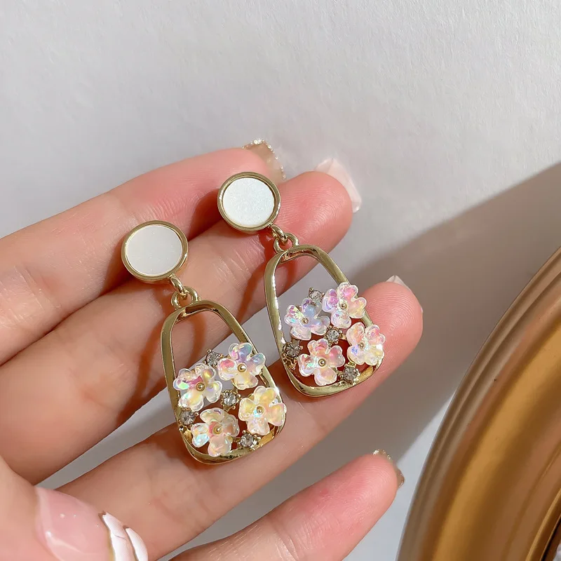 

New Popular Bee Mother Earrings Ins Shell Flower Earrings Korean Fashion Earrings for Women 2021 Trendy Earrings Wholesale