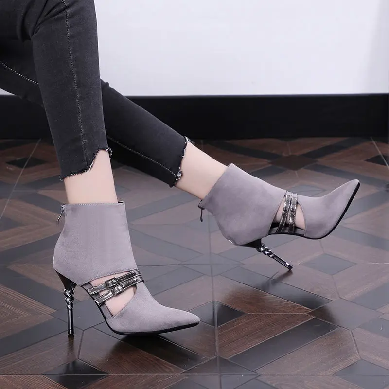 

Женские ботинки на высоком каблуке, простые повседневные однотонные туфли с острым носком, на тонком высоком каблуке, с V-образным вырезом, д...