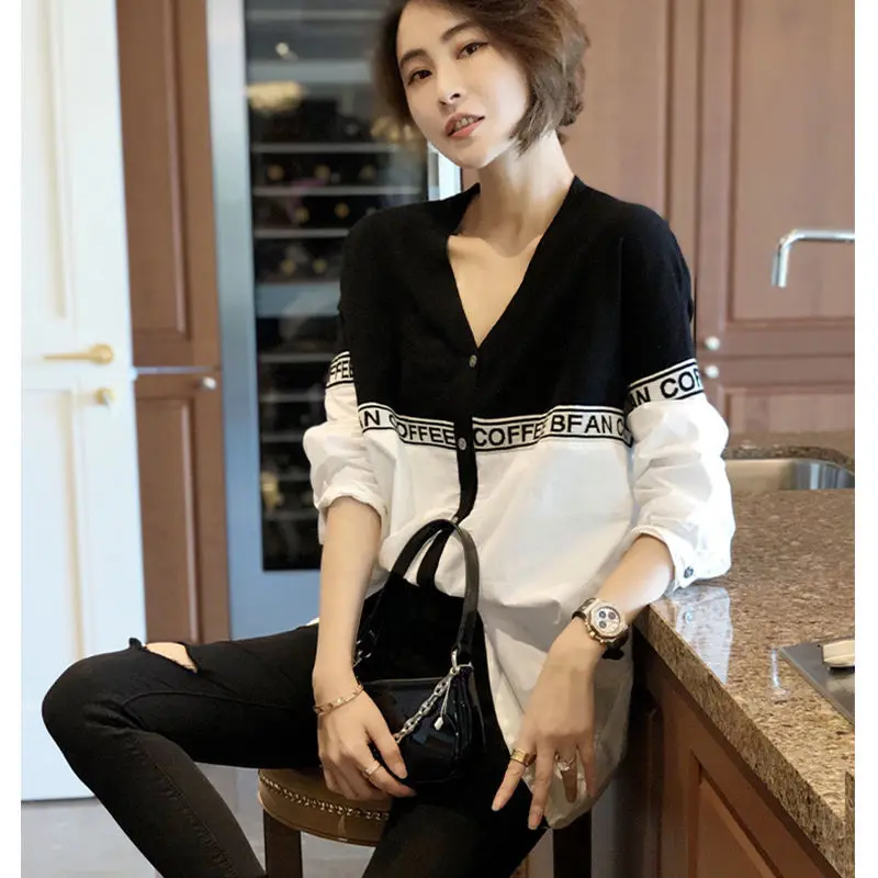 

Stitched V-neck Blouse Long Sleeve Spring and Autumn Black Loose Outer Wear Korean Spring 2021 NEW