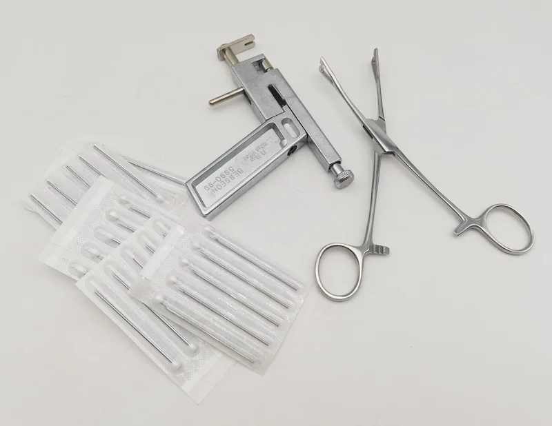 

New Piercing Kits Plier Triangle and Round Tongue Ear Lips Nose Tool With 200PCS Sterilized 16G 18G 20G Mixed Size Needles