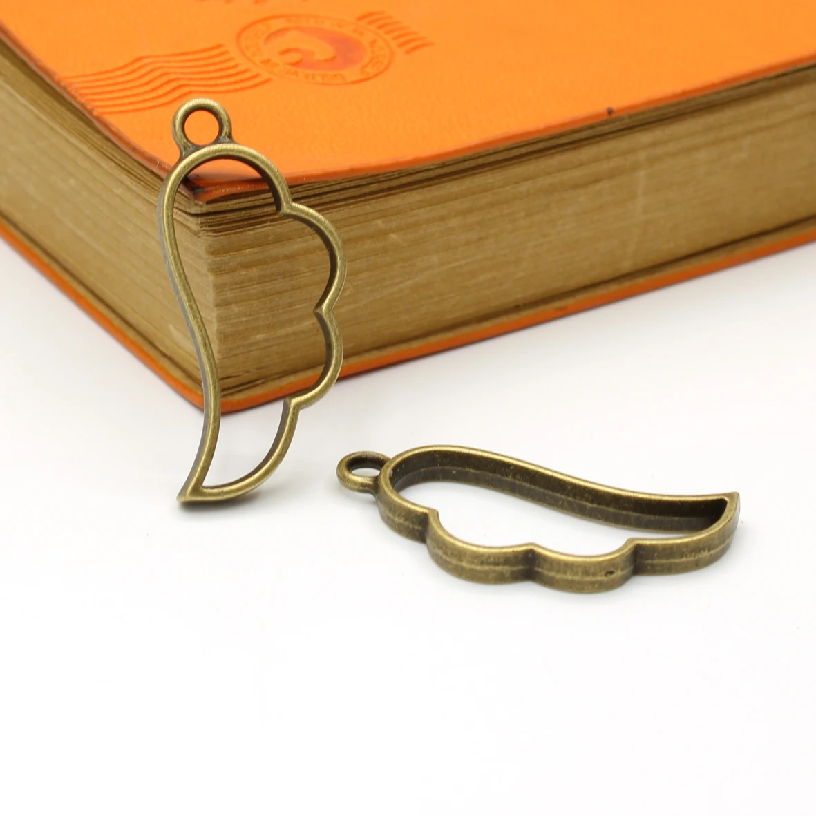 

Angel Wing Shape полый каркас DIY ожерелье брелок ювелирные аксессуары УФ эпоксидный пластиковый сплав открытая рамка 5 цветов 4 шт./лот