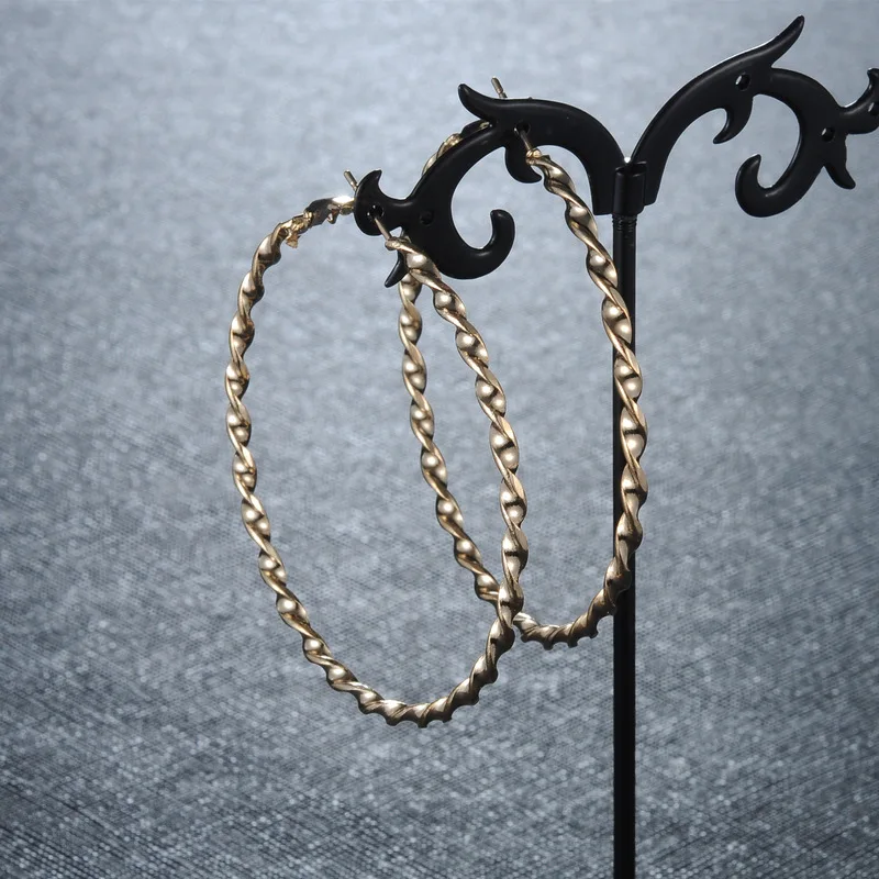 Женские серьги кольца в стиле панк золотистые/Серебристые с волнистым рисунком