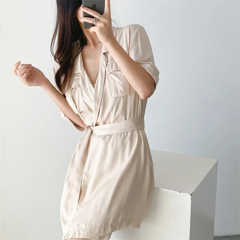 

Платье-мини с поясом, коротким рукавом и карманами