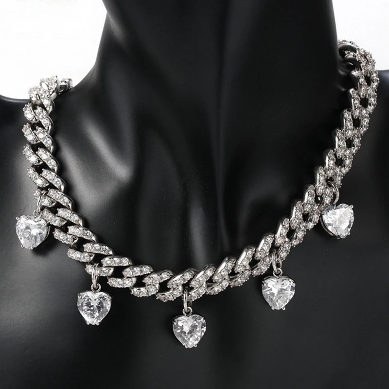 

Slightly inlaid zircon heart necklace 210329-09