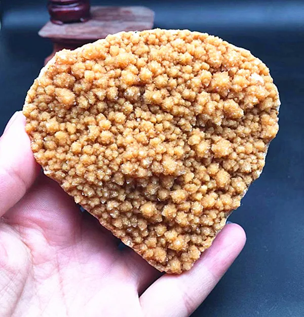

192 grams of natural quartz crystal yellow carving heart-shaped decorations home decoration