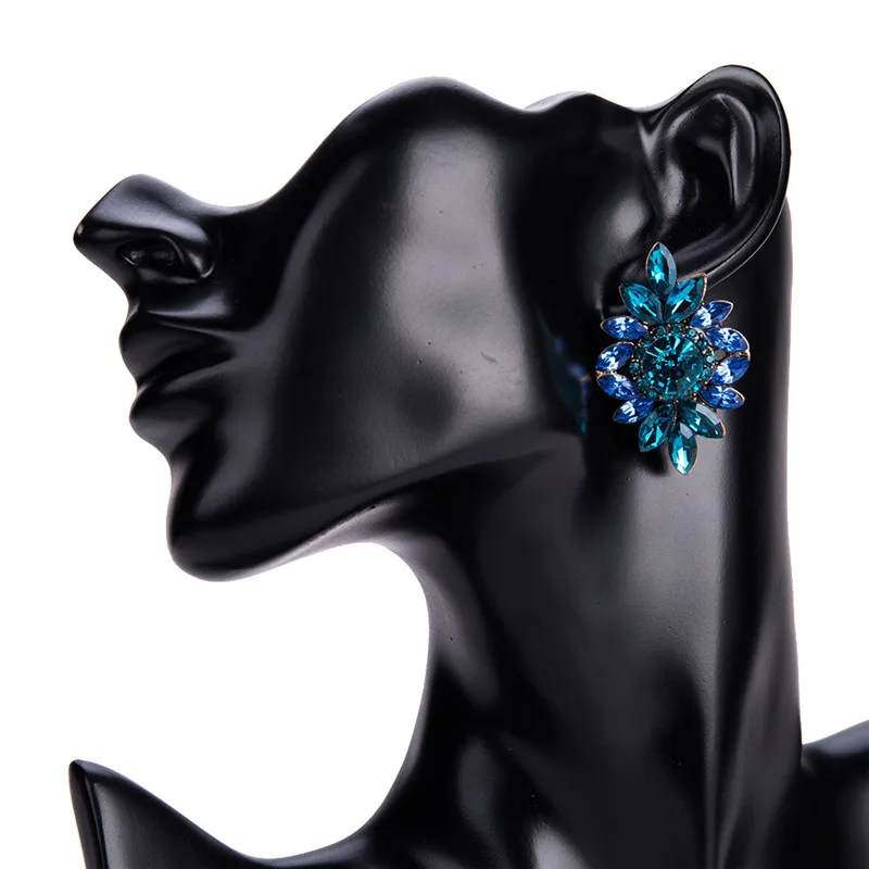 Элегантные разноцветные романтические серьги-гвоздики с цветком роскошные