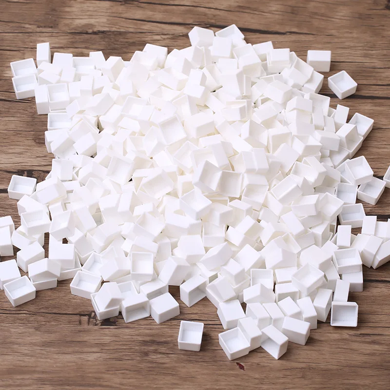 

25/50/100pcs 2ml White/Transparent Color Empty Plastic Half Pan Watercolor Paint Grid Pans for Watercolor Acrylic Oil Paints