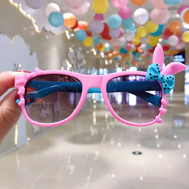 

Cartoon Kids Sunglasses Shading Sunshade Sunglasses Boy Girl Gradient Color Heart Shaped Mickey Minnie Photo Prop Doll Accessori
