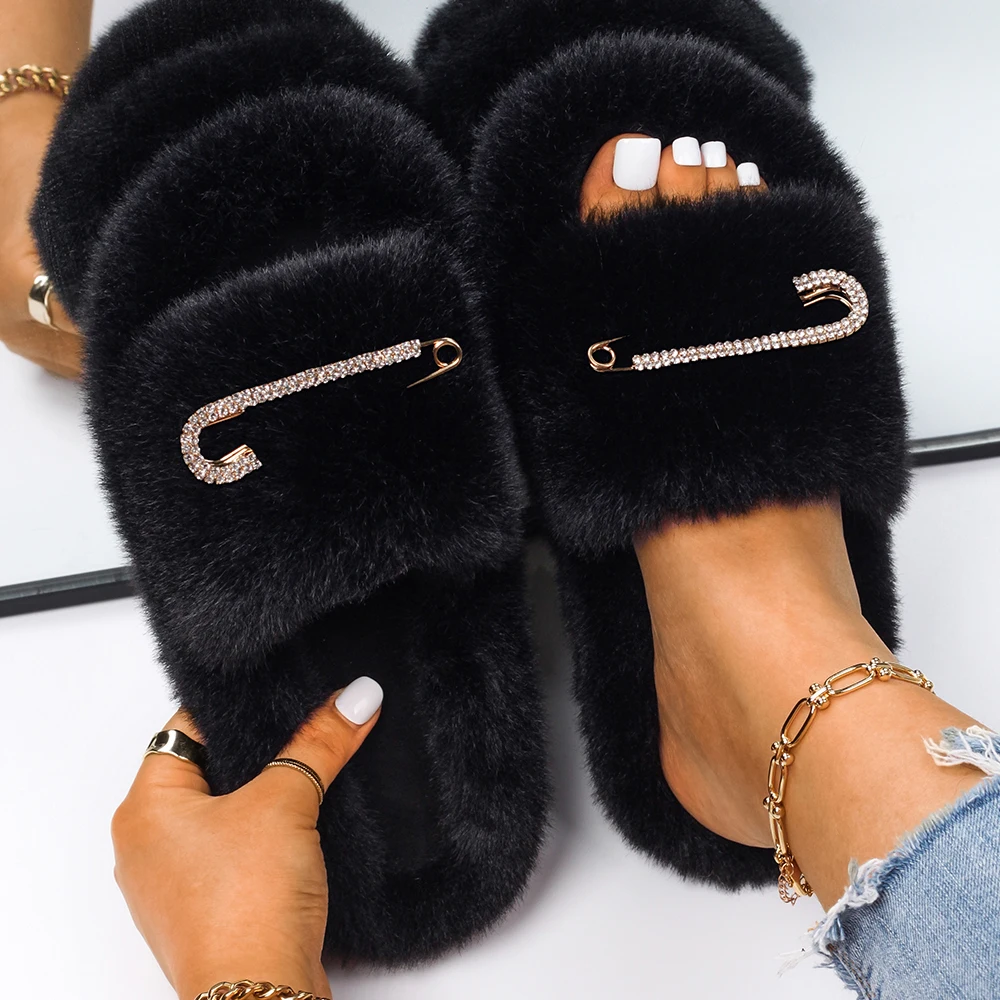 Women Faux Fur Slippers Rhinestone Pin Furry Slides Fur Sandals Fluffy Slippers Ladies Platform Flip Flops Designer Winter Shoes