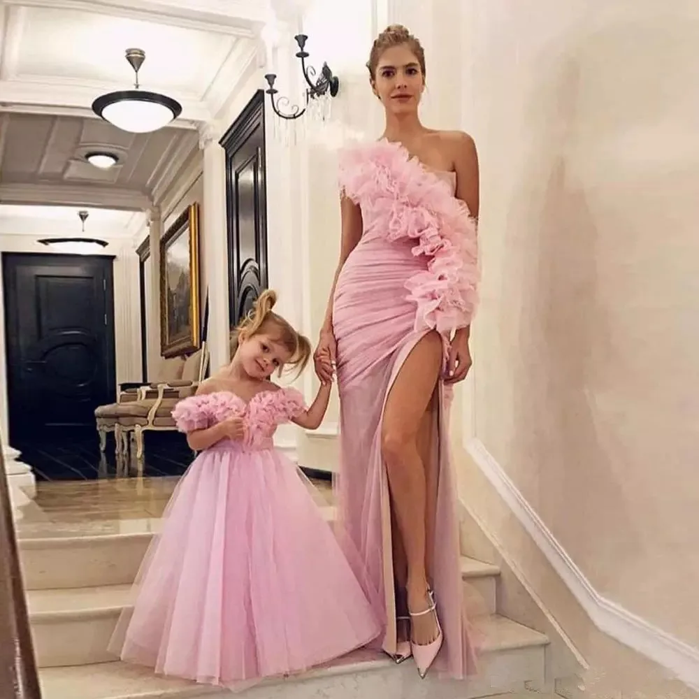 

Modest Pink One Shoulder Mother and Daughter Prom dresses 2020 Sexy Side Split formal Evening Party Gowns Vestidos De Fiesta