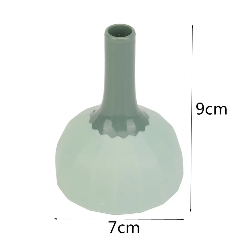 

Silicone Folding Funnel Kitchen Household Mini Folding Oil Funnel Filter Separator Jar Funnel Diversion Multifunctional 2021
