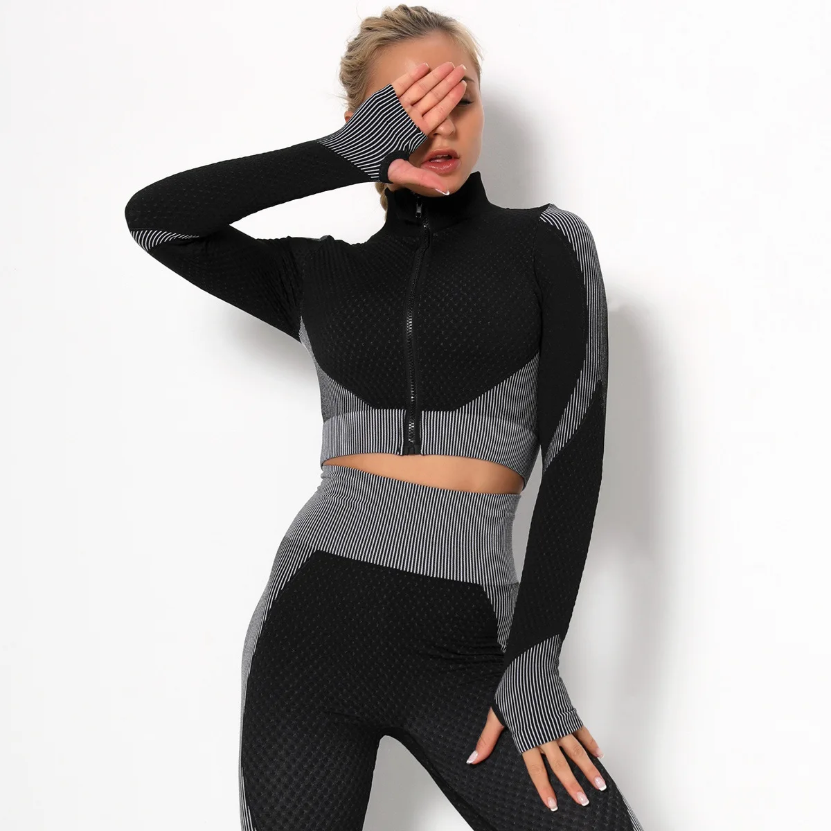 

2021 New Women Long Sleeve Running Shirts Sexy Exposed Navel Yoga T-shirts Quick Dry Fitness Gym Tops Solid Sports Shirts