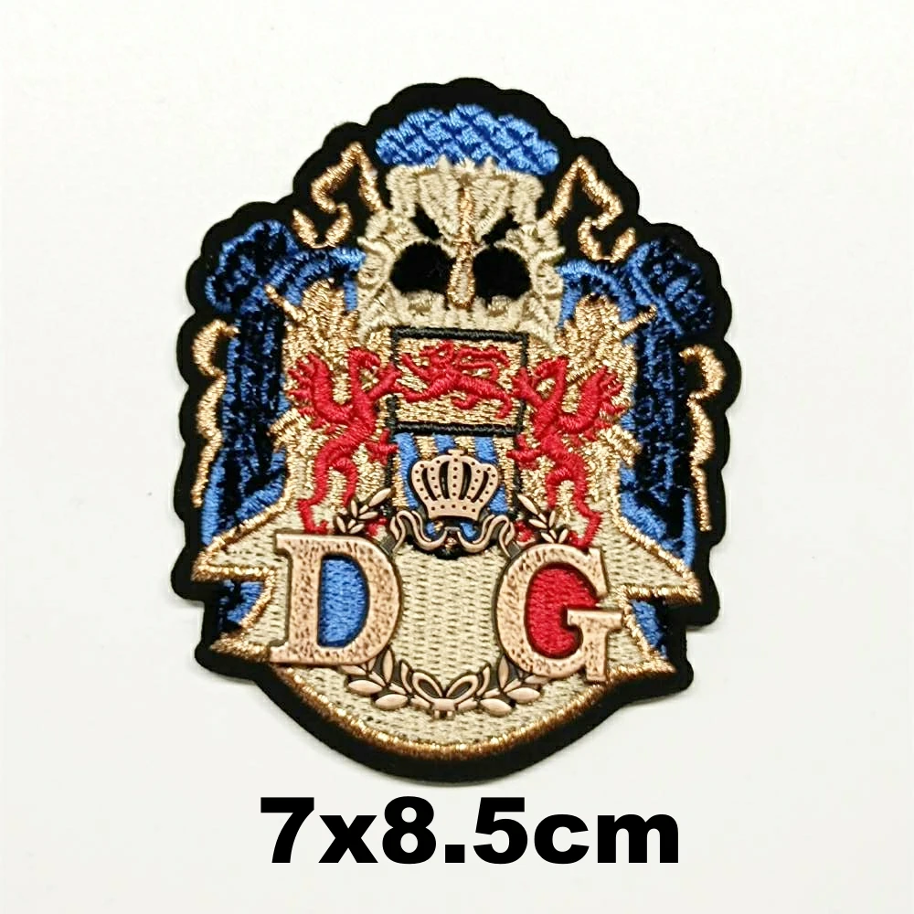 

Embroidery Metal Crown Lion Letter Leaf Embroideried Patches EE-3190