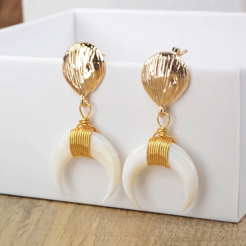 Модные серьги в форме рога золотого цвета Обмотка из проволоки Радужная оболочка