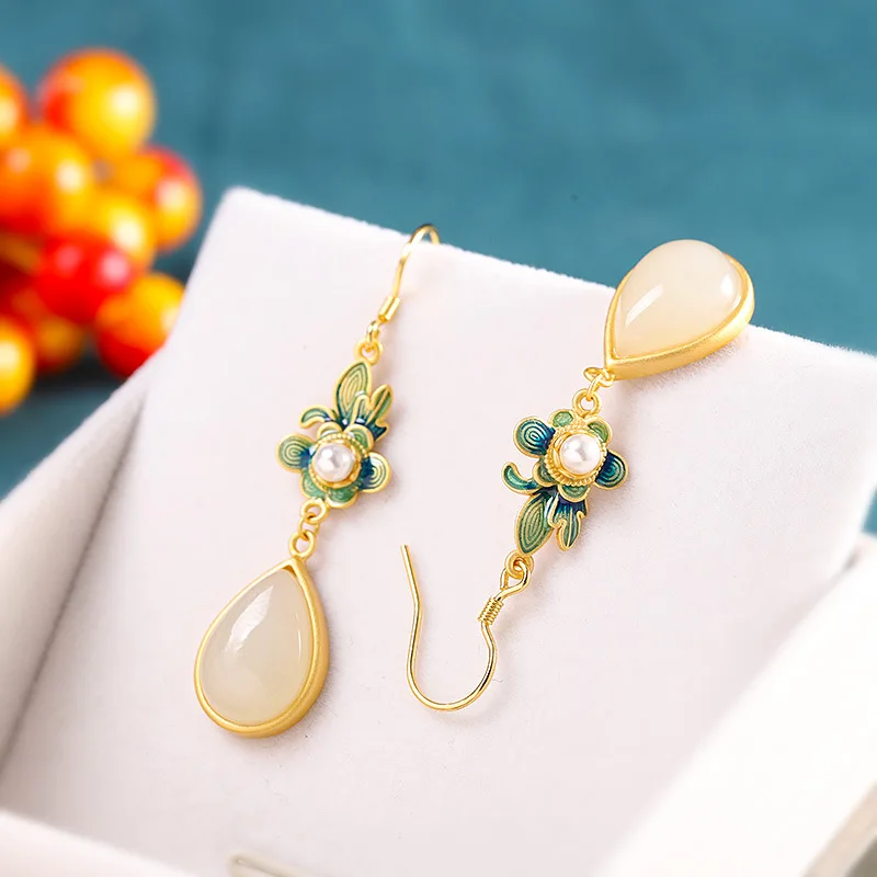 

Court Style Floral Women's S925 Silver Thick Gold Inlaid Hetian Jade Ear Pendant