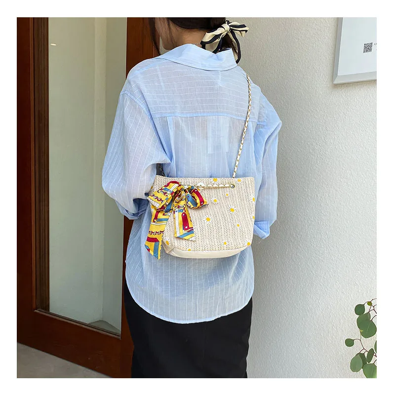 

New Women's Straw Woven Shoulder Bag Summer Japanese Small Daisy Female Handbag Fashion Large Capacity Bucket Bag Messenger Bag