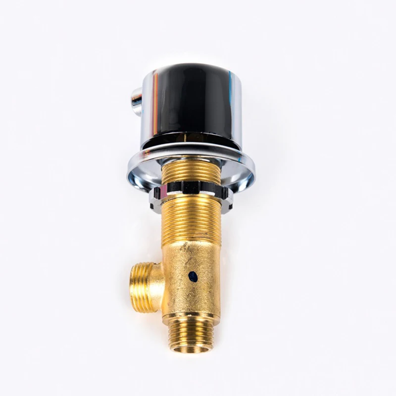 Смеситель для ванной из твердой латуни с хромированной отделкой контрольный