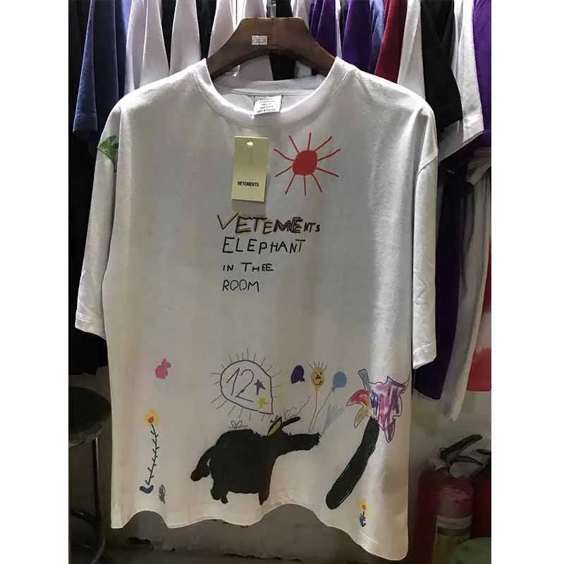 

2019 New Summer Style Graffiti Vetements T Shirts 1:1 Best Quality Cotton Casual Hip Hop T Shirt High Street Vetements T Shirts