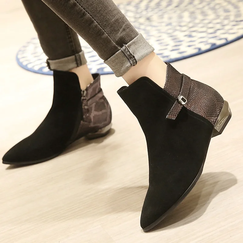 

Ботинки Челси женские из натуральной кожи, с металлическими цепочками, на низком каблуке