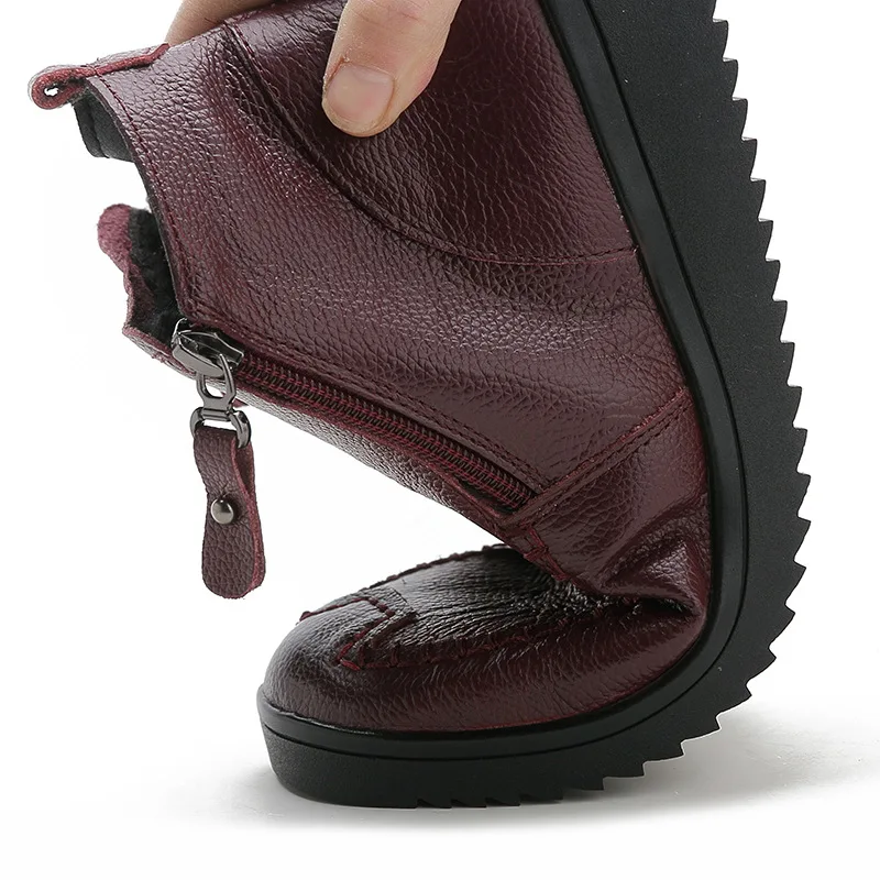 

Mother's shoes leather soft sole winter antiskid flat bottom thermal boots winter plush cotton shoes