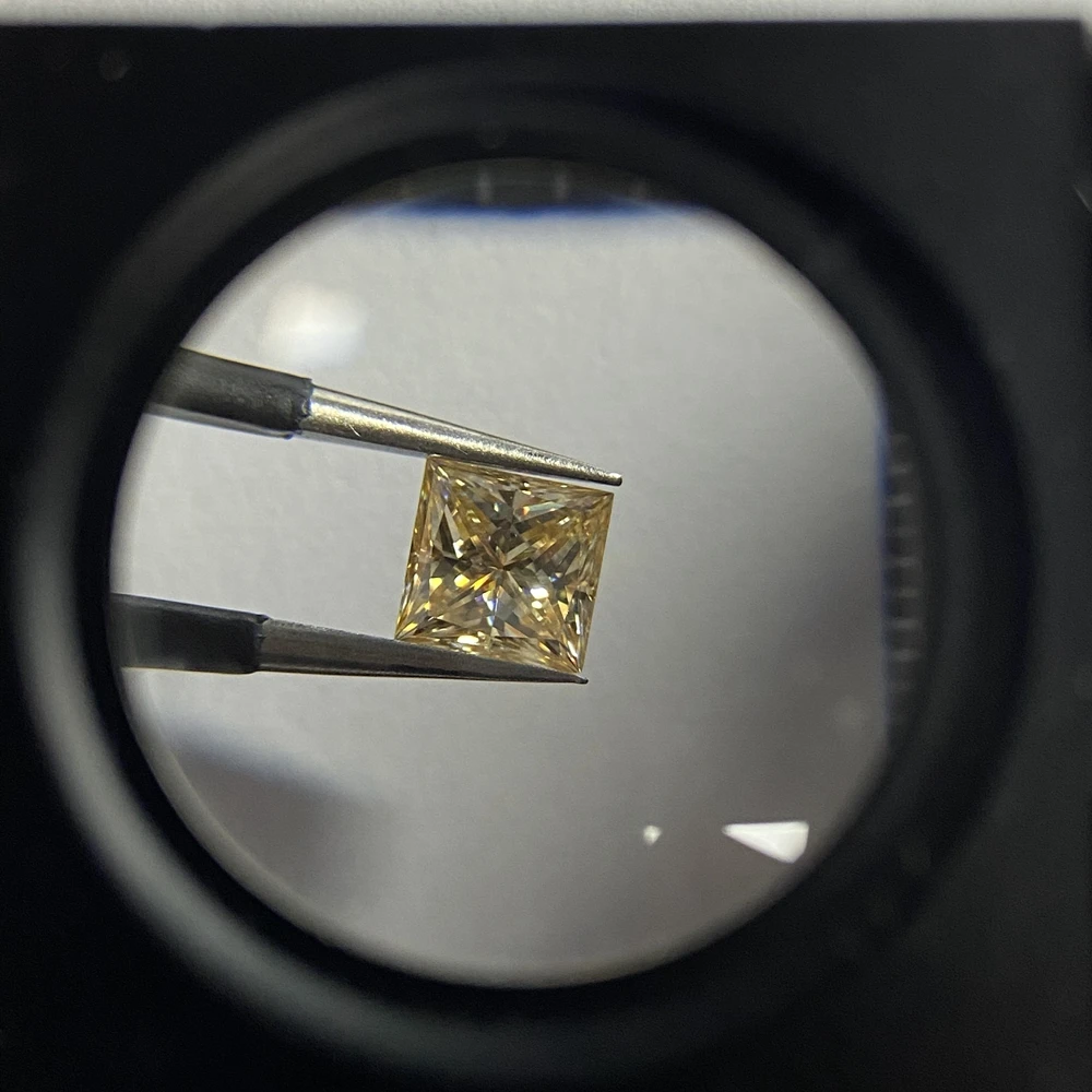 

Meisidian 2021New Products 6.5x6mm 1.7 Carat Princess Square Fancy Yellow Moissanite Golden Diamond