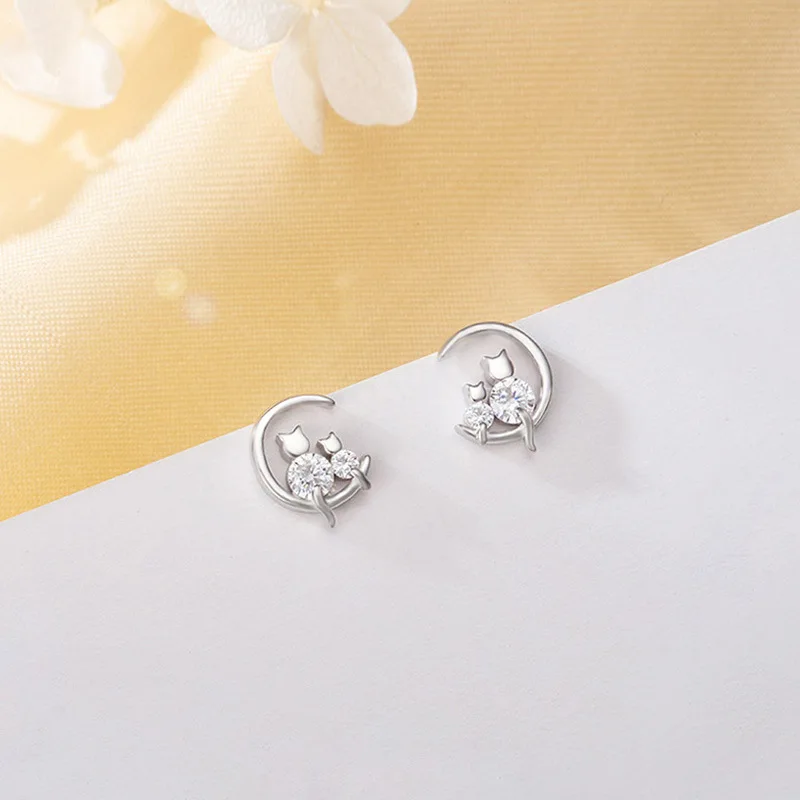 

Moon Cat Stud Earrings for Girls Small Korean Simple 925 Sterling Silver Earrings Women Personality Design Gold Ear Jewelry Gift