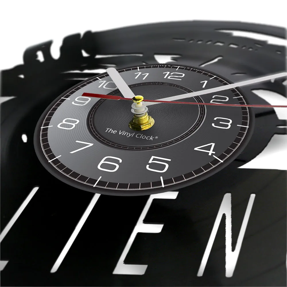 Настенные часы с виниловыми пластинками страшные пришельцы настенные со