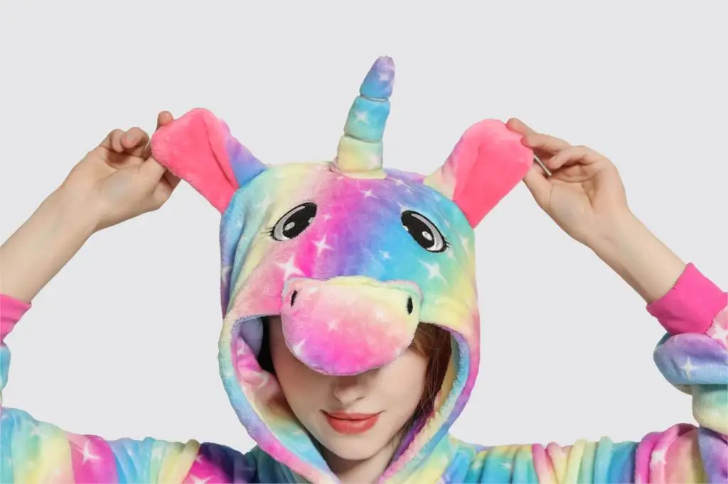 Пижама женская с радужным единорогом для взрослых комбинезон капюшоном в виде