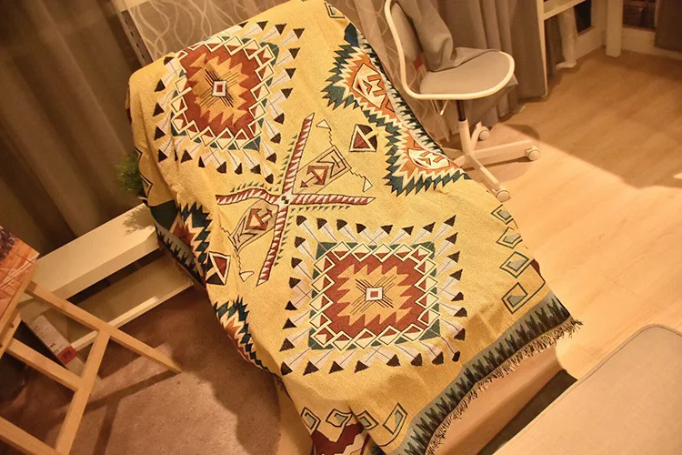 

Mexican Ethnic Style Retro Blanket India Creative Picnic Mat Geometric Totem Tapestry Sofa Blanket Bohemian Tassel Cushion