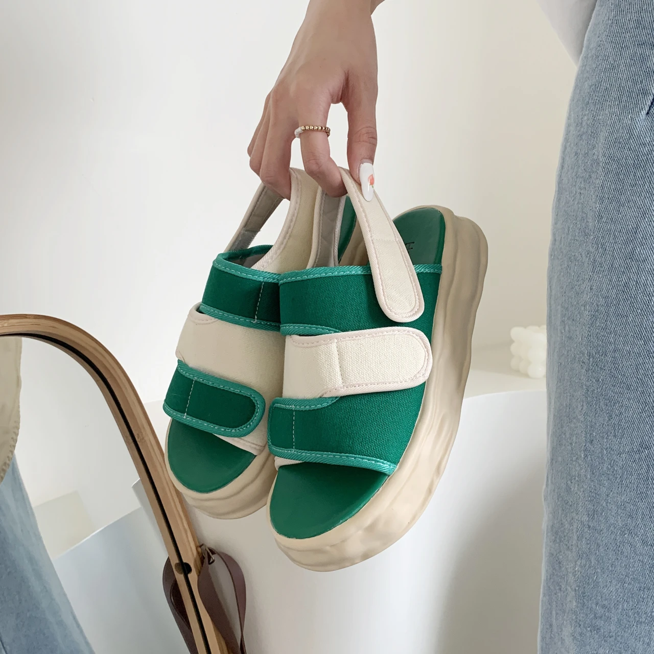 

2021 Summer Sandals Woman Adjustable Hook Loop Beach Shoes Women Fashion Round Toe Green House Sandal Female Platform sandals