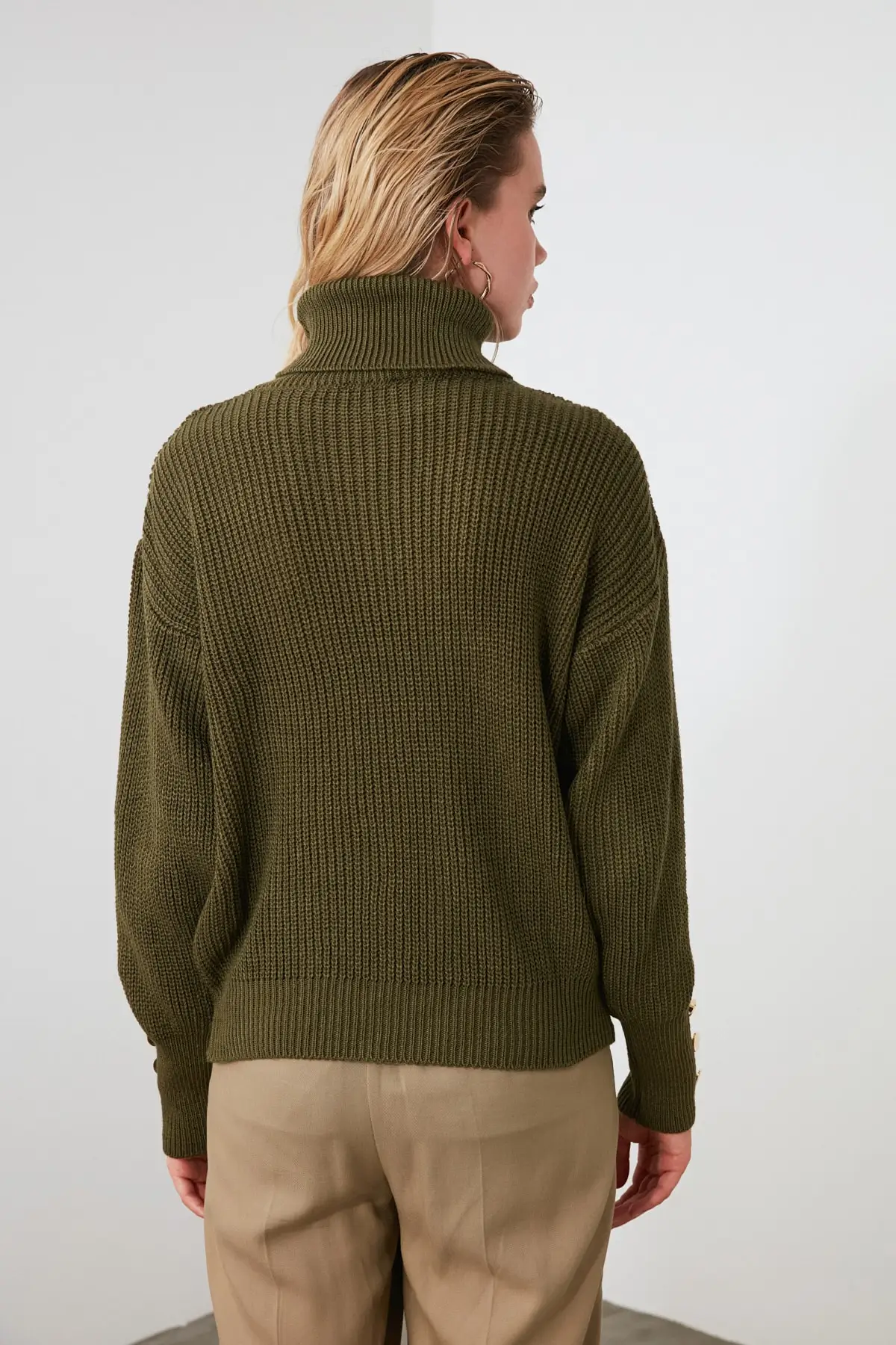 

Trendyol Button Detail Knitwear Sweater TWOAW21KZ0596