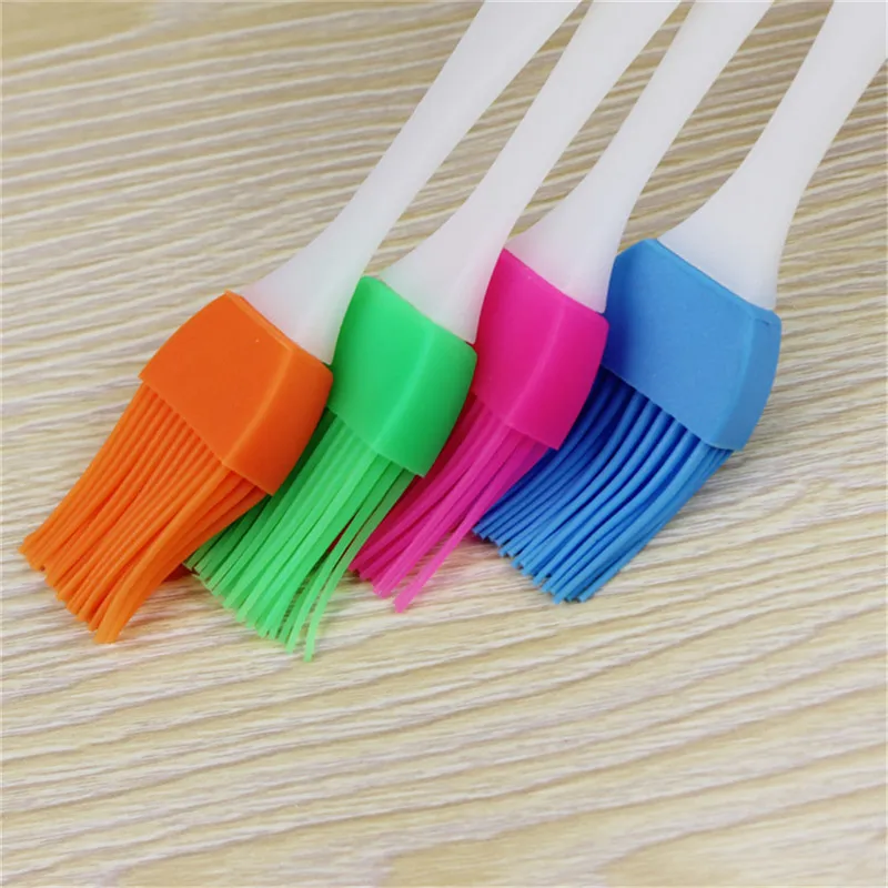 

1 piece Basting Pastry Oil Brush Silicone Baking Brushes for Bread BBQ Oil Brush Kitchen Utensil Random Color