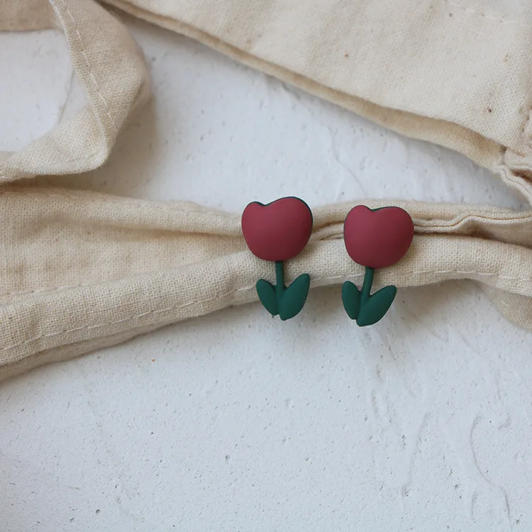 

2021 New fashion Original design earrings sterling silver flower cute exquisite earrings women small and gentle ear clip