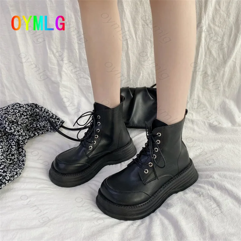 

Martin boots women's 2021 new lace-up simple British style short tube spring and autumn platform single boots platform boots