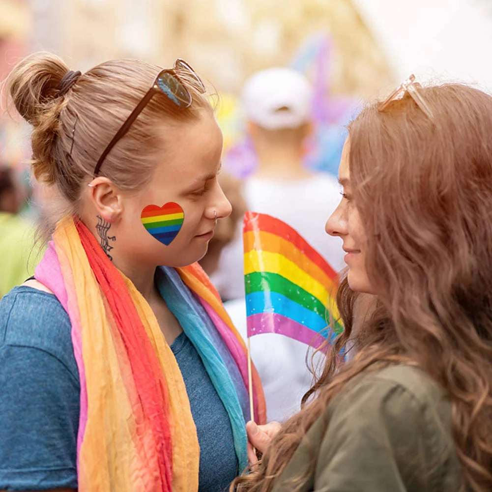 500 шт./рулон блеск гей наклейки Любовь Радуга в форме сердца этикетки для ко Дню
