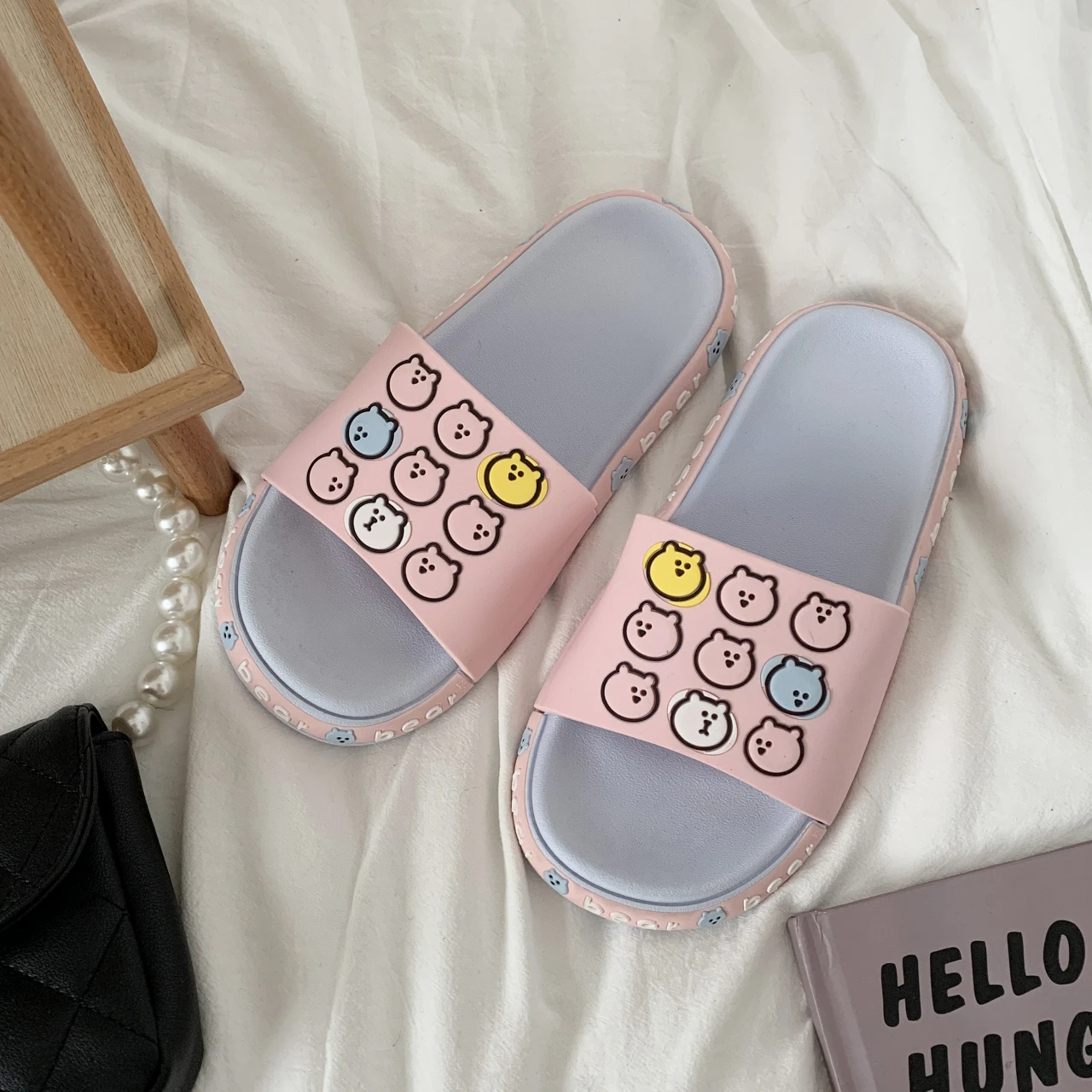 

Women's shoes summer new fashion cartoon slippers fashion slippers indoor and outdoor flat female non-slip beach slippers