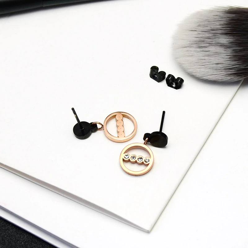 

Korean Style Hollow Out Round Stud Earrings With Cubic Zirconia 2020 New Jewelry Designer Stainless Steel Eardrop For Women