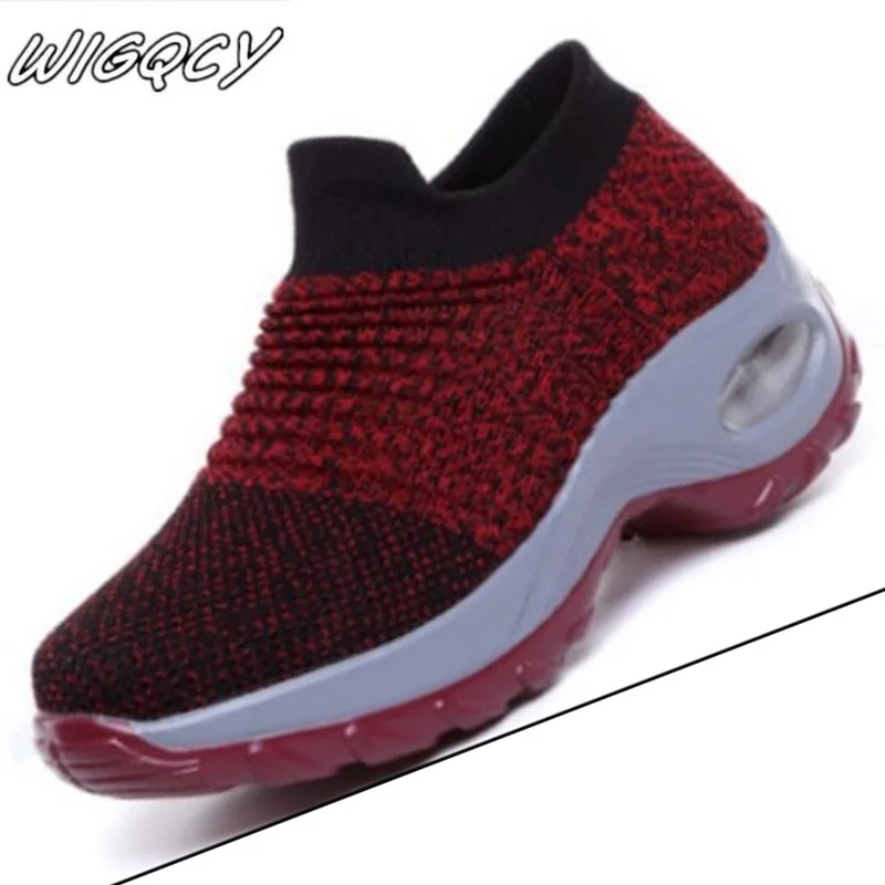 Женские кроссовки без шнуровки черные дышащие сетчатые носки на плоской