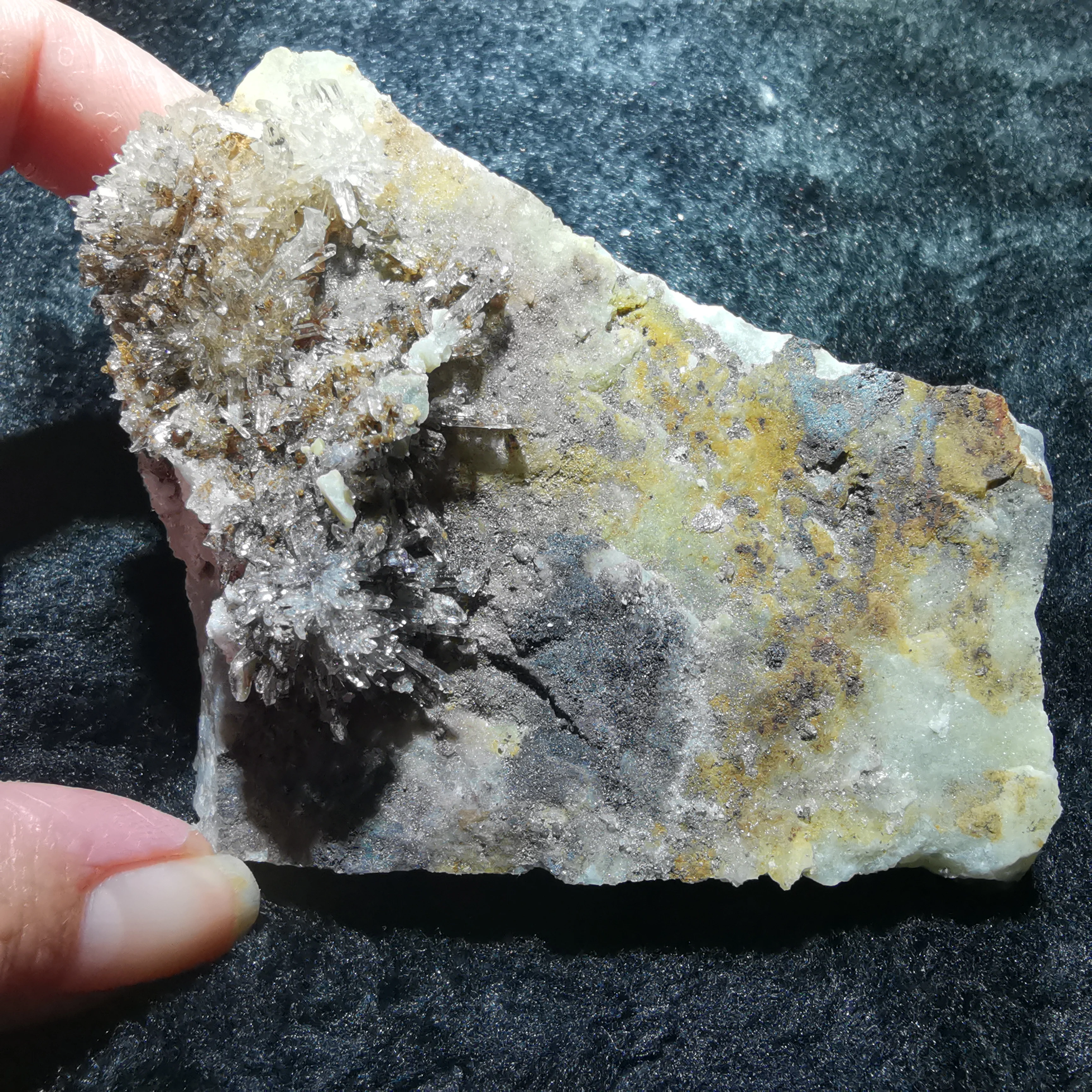 

157.gNatural rare popcorn aluminum fluoride anhydrite and fluorite intergrowth crystal healing energy stone decorated QUARTZ GEM