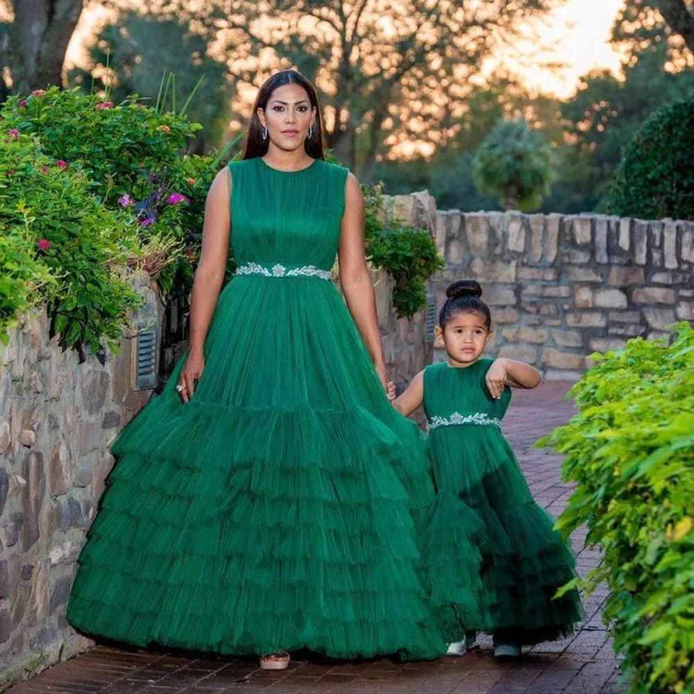 Newest Ruched Tulle Dresses for Photoshoot Tier Upon Tier Mother Kids Party Dress with Belt Emerald Evening Dress Prom Gowns