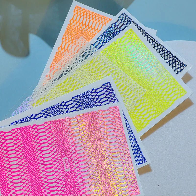 12 листов наклеек для ногтей Полые переводные наклейки Модный узор змеи