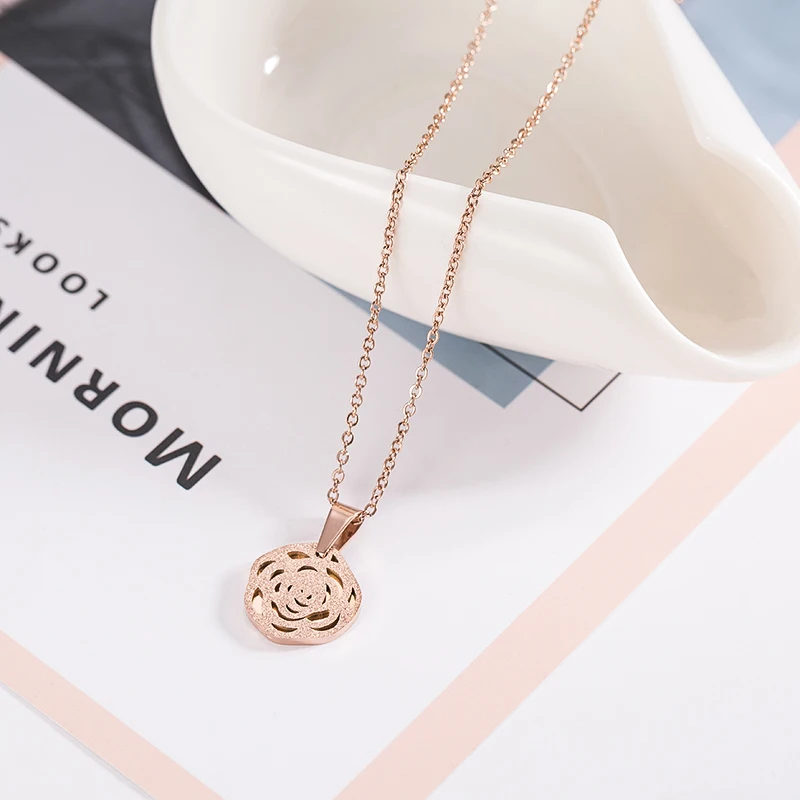 

2021 New Gothic Circle Necklace For Woman Fashion Korean Jewelry Party Girl's Sexy Luxury Clavicle Chain Women Jewelry Set