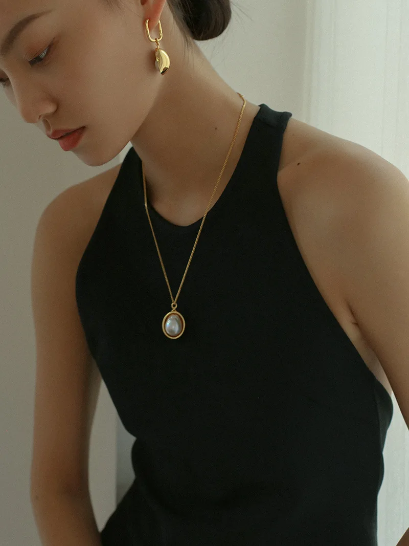 

Fashion Gold Plated oval hemisphere Baroque Pearl Necklace for women