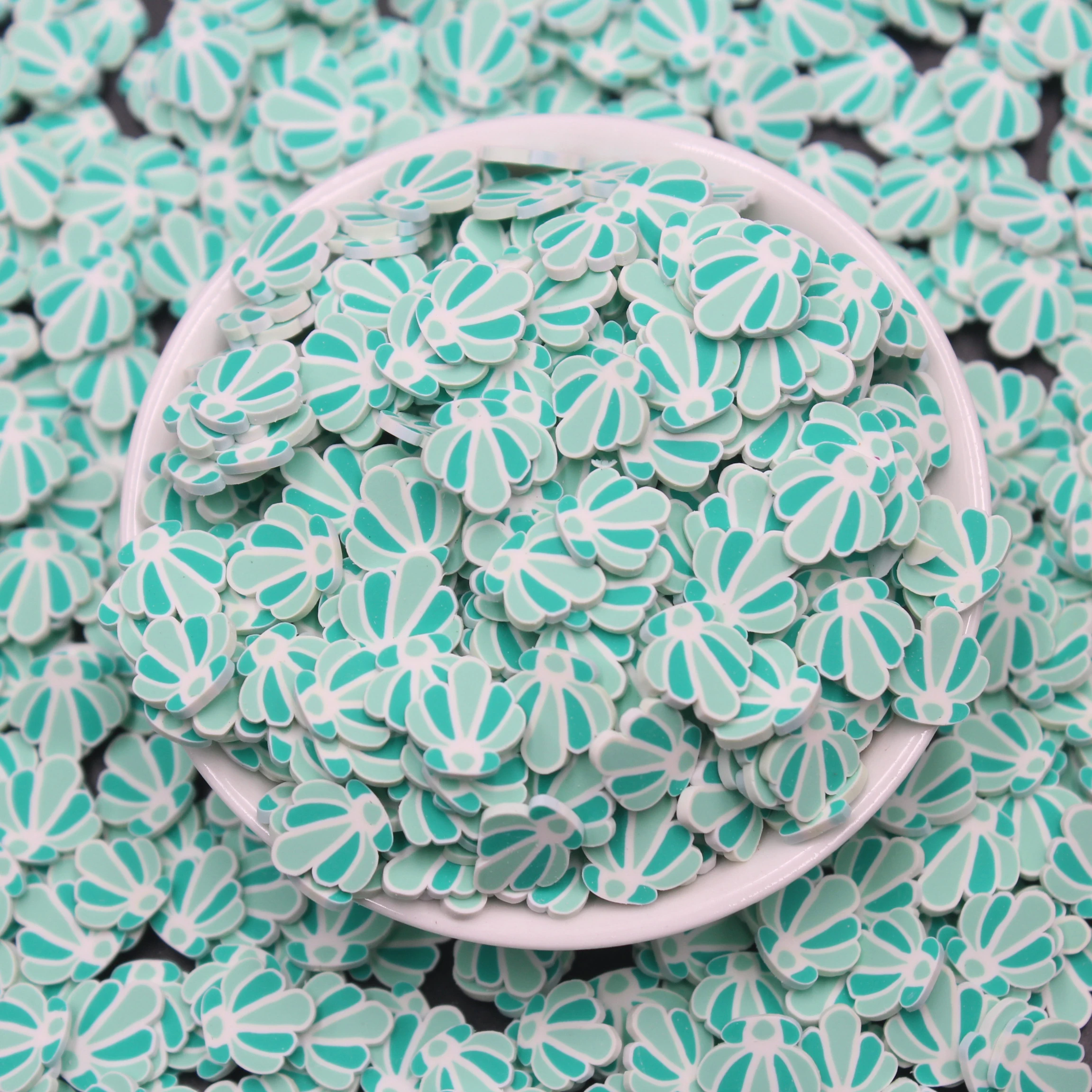 

100g/Lot 1CM Green Shell Petal Clay Slices Soft Pottery Sprinkles for DIY Crafts Filling Accessories