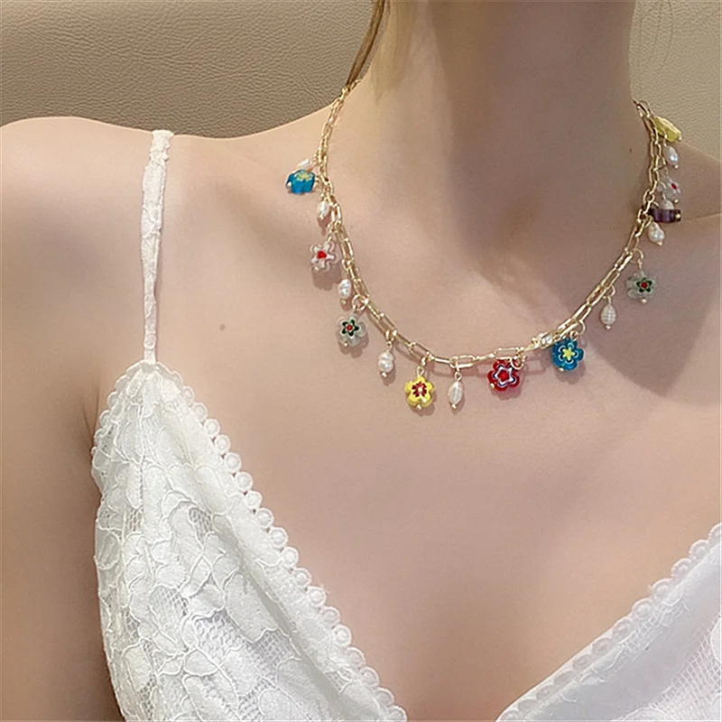 

Minar Bohemia Candy Color Glass Flower Pendant Necklace for Women Golden Chain Natural Freshwater Pearl Chokers Necklaces Gift