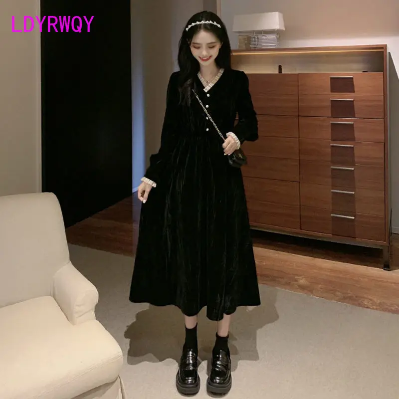 

Female autumn and winter base v-neck fairy black Hepburn French niche dress Office Lady Knee-Length
