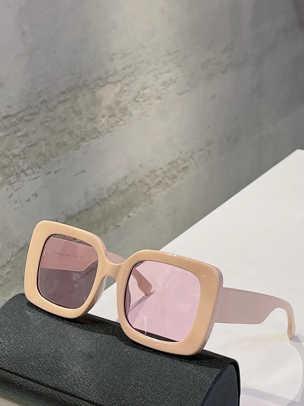 

Fashion Brand Eyeglasses Retro Acetate Square Sunglasses For Woman'S Driving Sun Glasses UV400 Protective Eyewear For Lady 4327