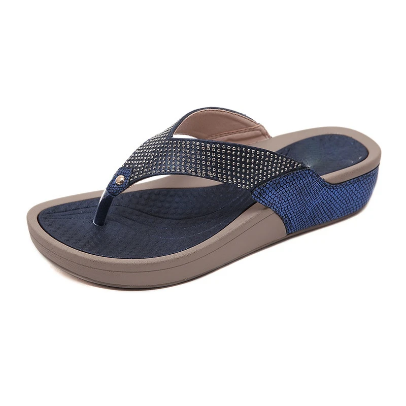 

201 Summer New Women Pu Toe Herringbone Sandals Fashion Comfortable Rhinestone Beach Shoes Hot Selling Women's Slippers 7KG285